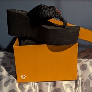 Rocket Dog Black Platform Flip Flops